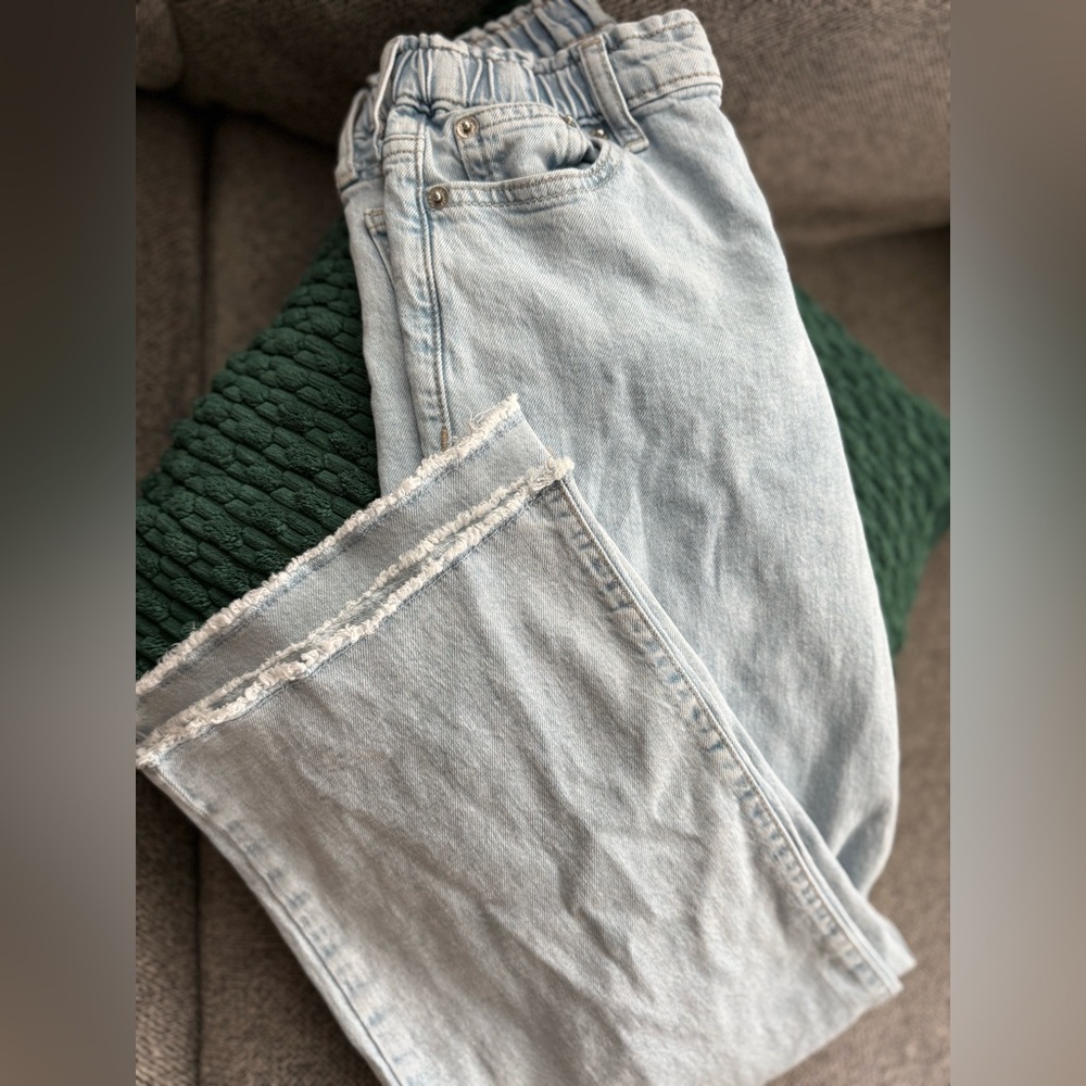 GAP Blue wide Leg Jeans with Distressed Hem